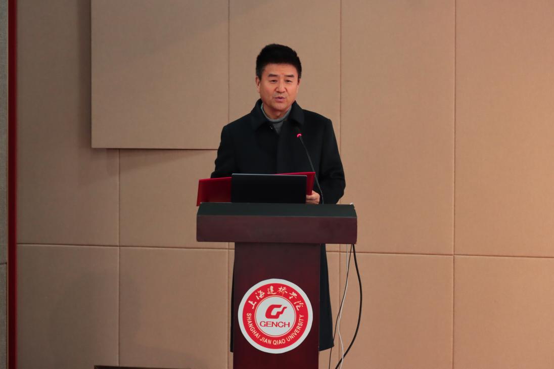 4陈剑峰宣读.jpg 4陈剑峰宣读.jpg