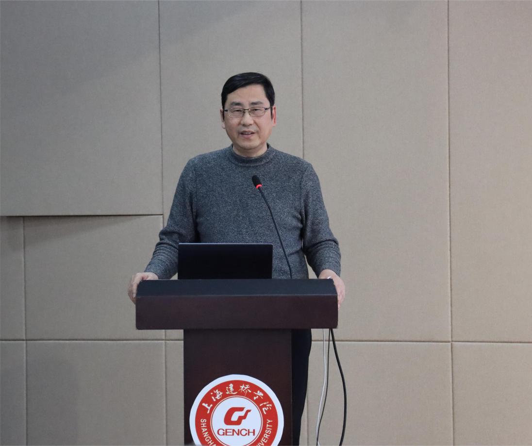 12朱校长发言.jpg 12朱校长发言.jpg